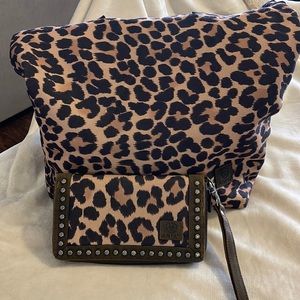 Ariat Chetah Tote with matching Wallet